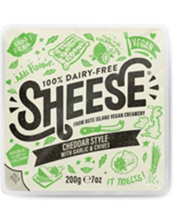 SHEESE BLOCK CHEDDAR STYLE WITH GARLIC CHIVES 200G